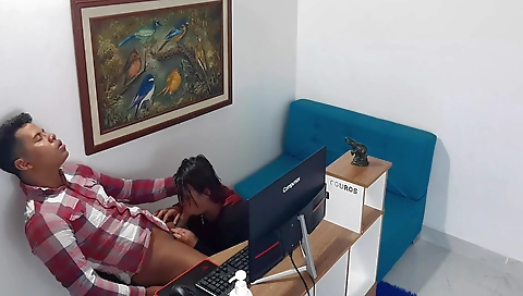 Shemaly slut loves getting her ass fucked