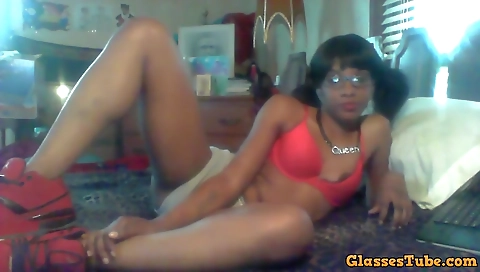 Hig hildaom regretse's pussy is ready to cum